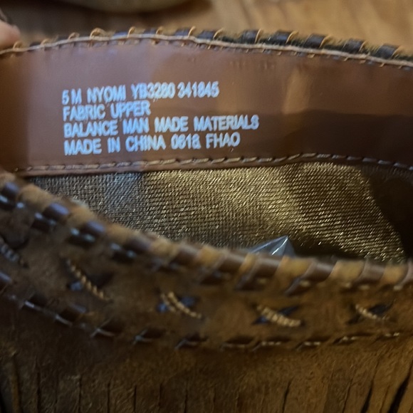 Princess Lilly costume and boots - Picture 3 of 5